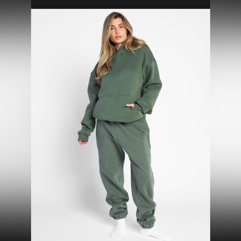 Comfrt Standard Forest Green Hoodie and Sweatpants Set